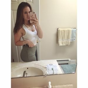 Meet your Posher, Alyssa